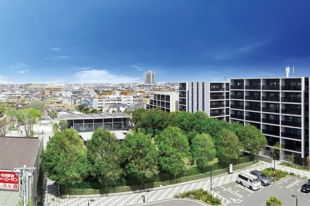 南万騎が原駅前